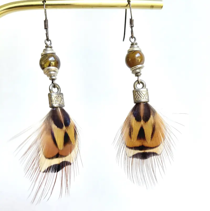 Boucles oreilles plumes Adèle Le Gall Bretagne Made in France Ocre brun