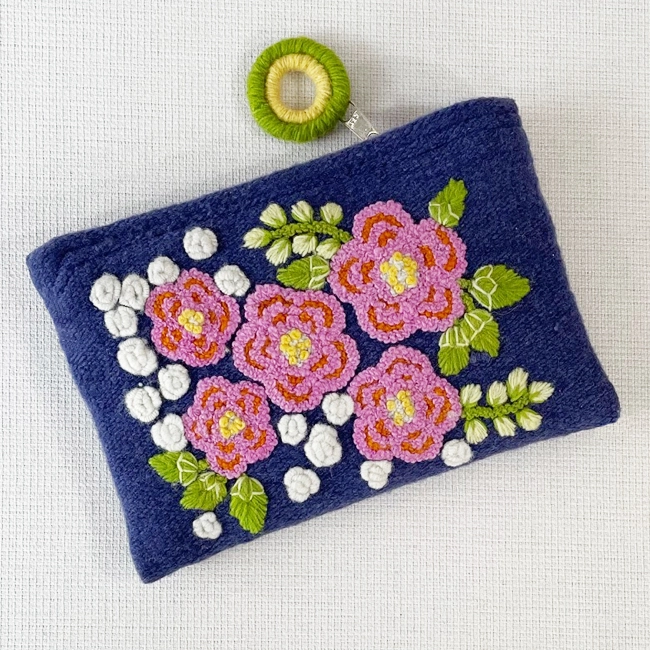 Pochette Laine brodée - Jenny Krauss Bleue Dahlias