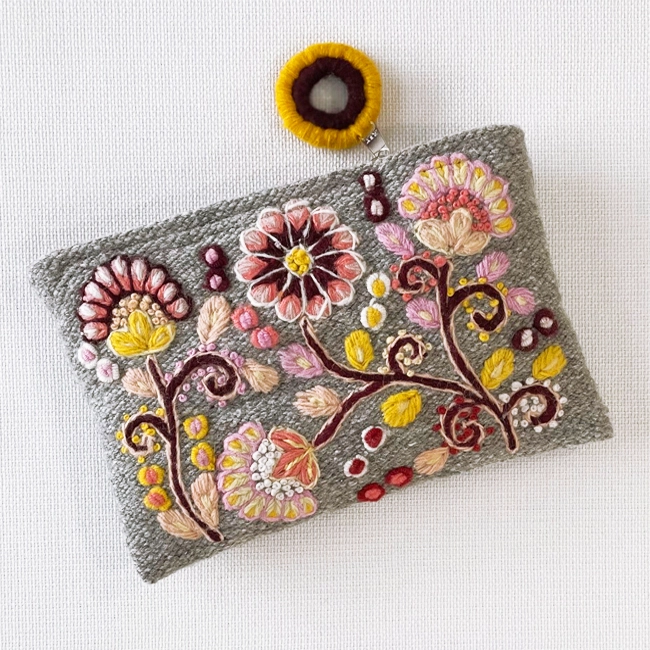 Pochette laine brodée grise Jenny Krauss Pérou