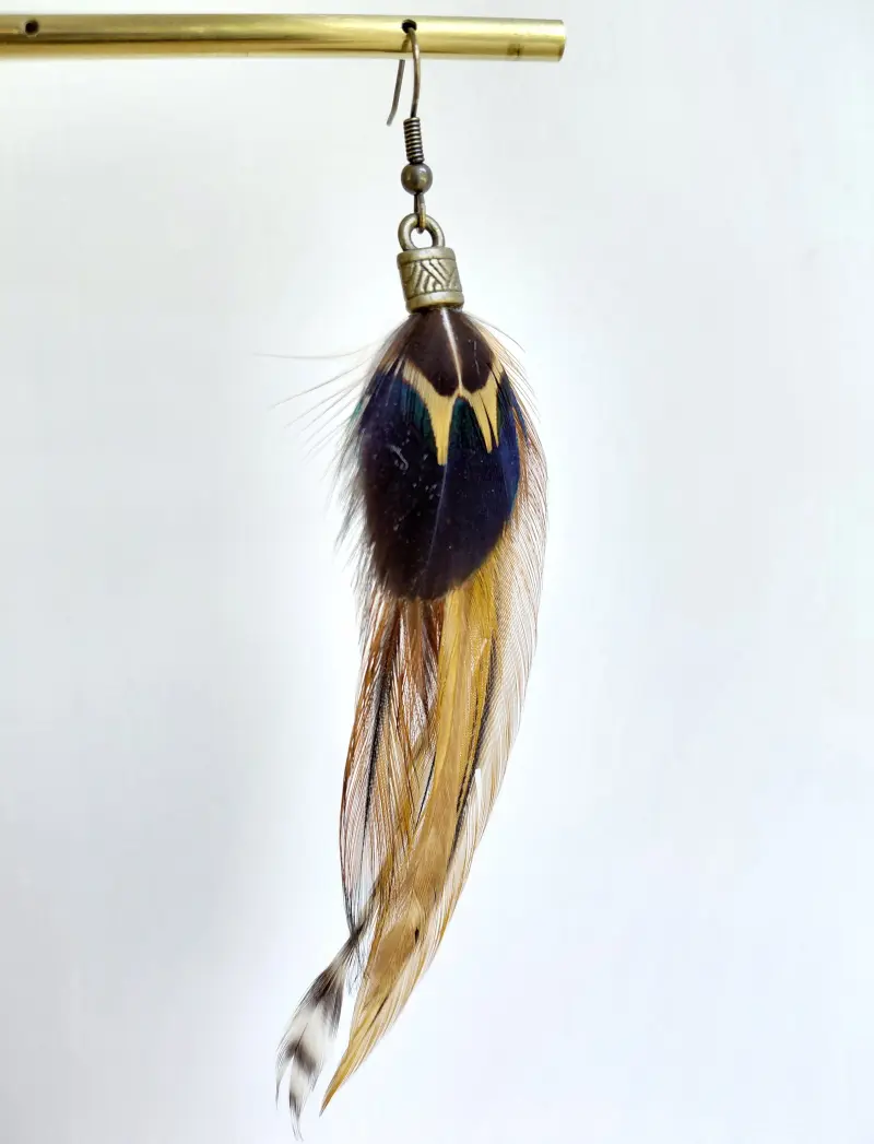 Boucle oreille chamane plumes marine ocre Adèle Le Gall Made in France Bretagne