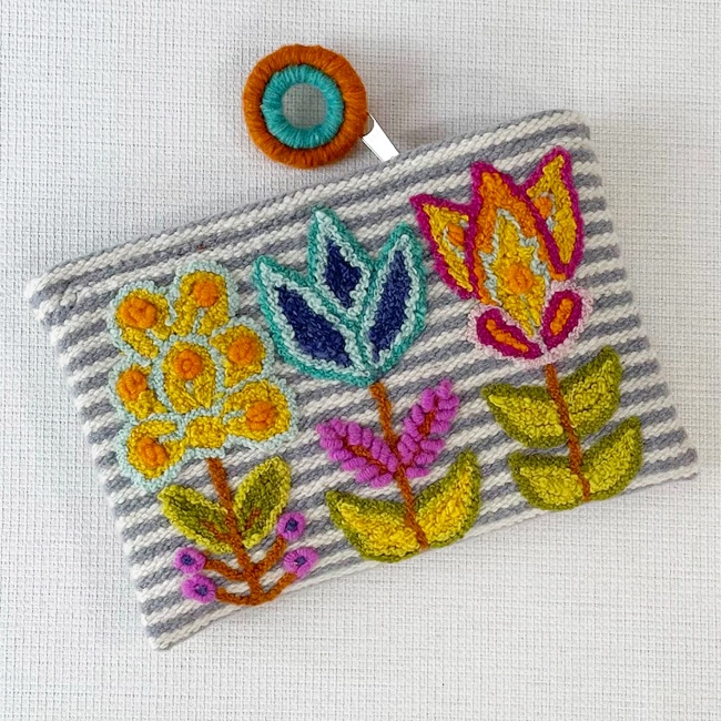 Pochette brodée
