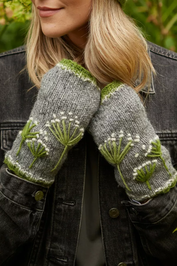 Mitaines Granchester vertes gris broderie 100% laine Pachamama Artisanat Equitable Solidaire